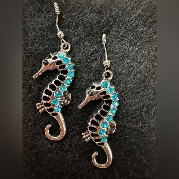 Jewelry - Seahorse silver with blue topaz push through earrings